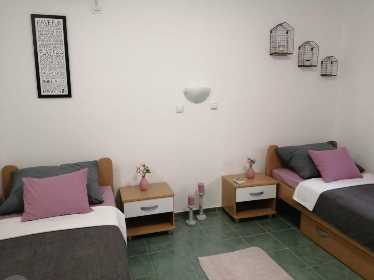 Holiday House Lara Starigrad Paklenica Exterior foto